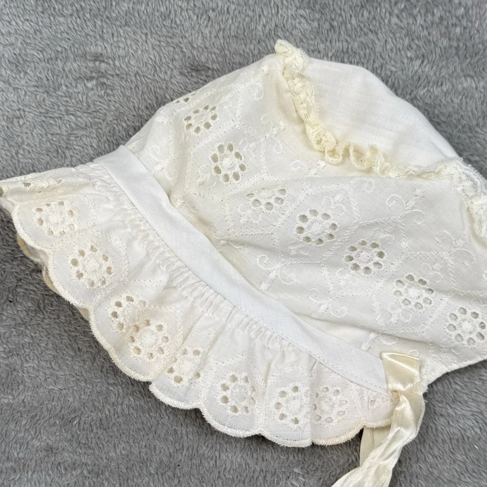 Vintage Primitive Baby Bonnet Off‎ White Cream Eyelet Cottagecore Country Hat